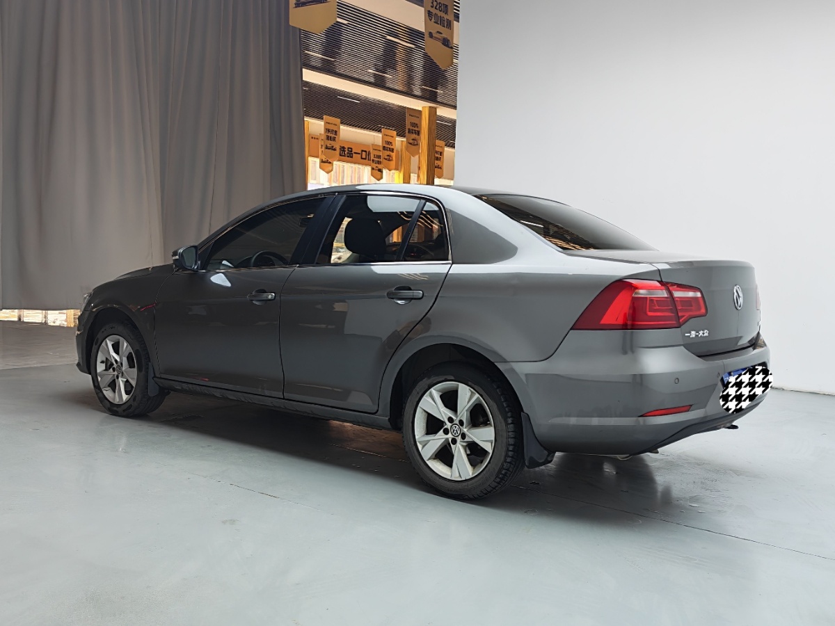 Volkswagen Bora 2015 car image #6