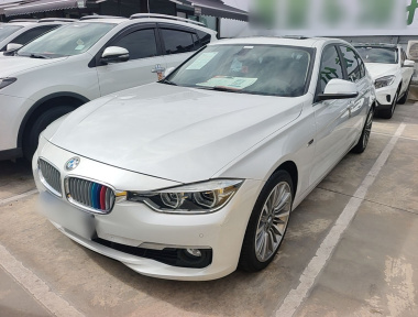 BMW 3 Series 2018 car image 