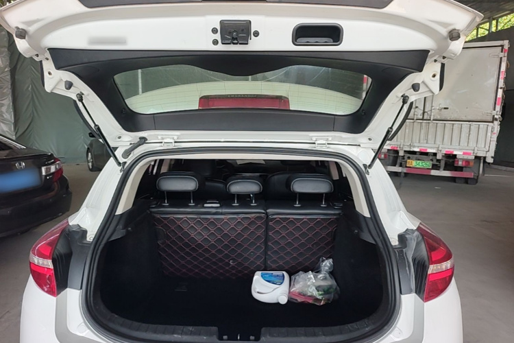 GEELY Emgrand GS 2016 car image #19