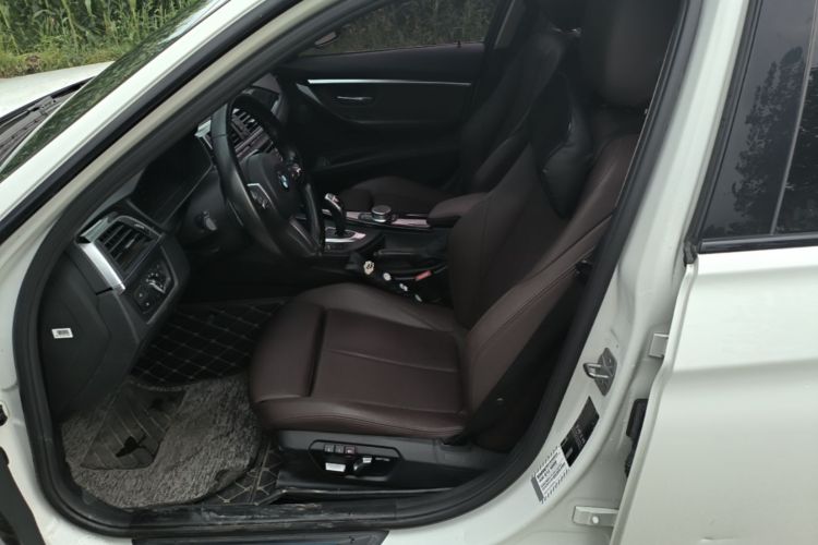 BMW 3 Series 2019 #15 BMW 3 Series 2019 car image #15