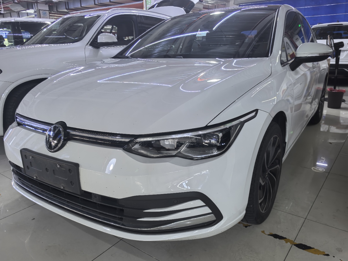 Volkswagen Golf 2023 car image 