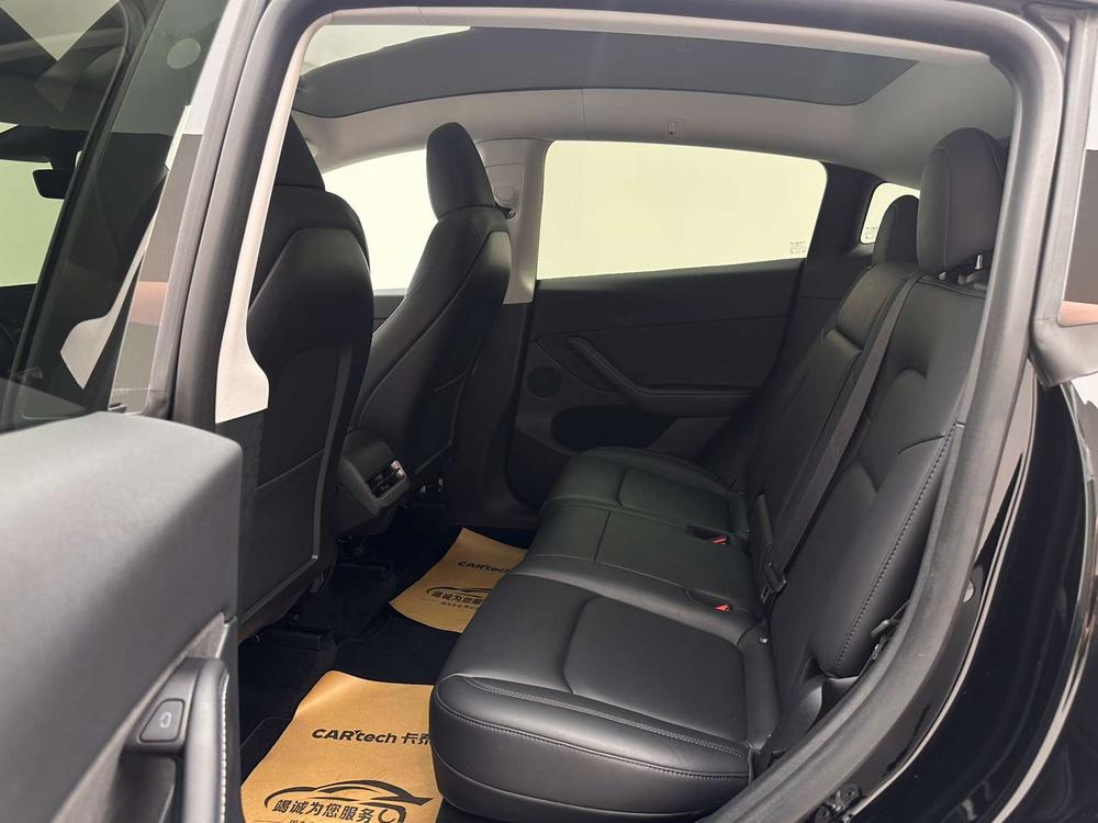 Tesla Model Y 2023 #19 Tesla Model Y 2023 car image #19