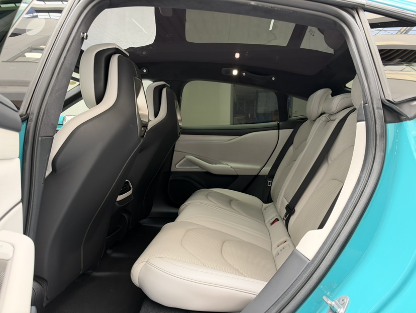 MI SU7 2024 car image #13