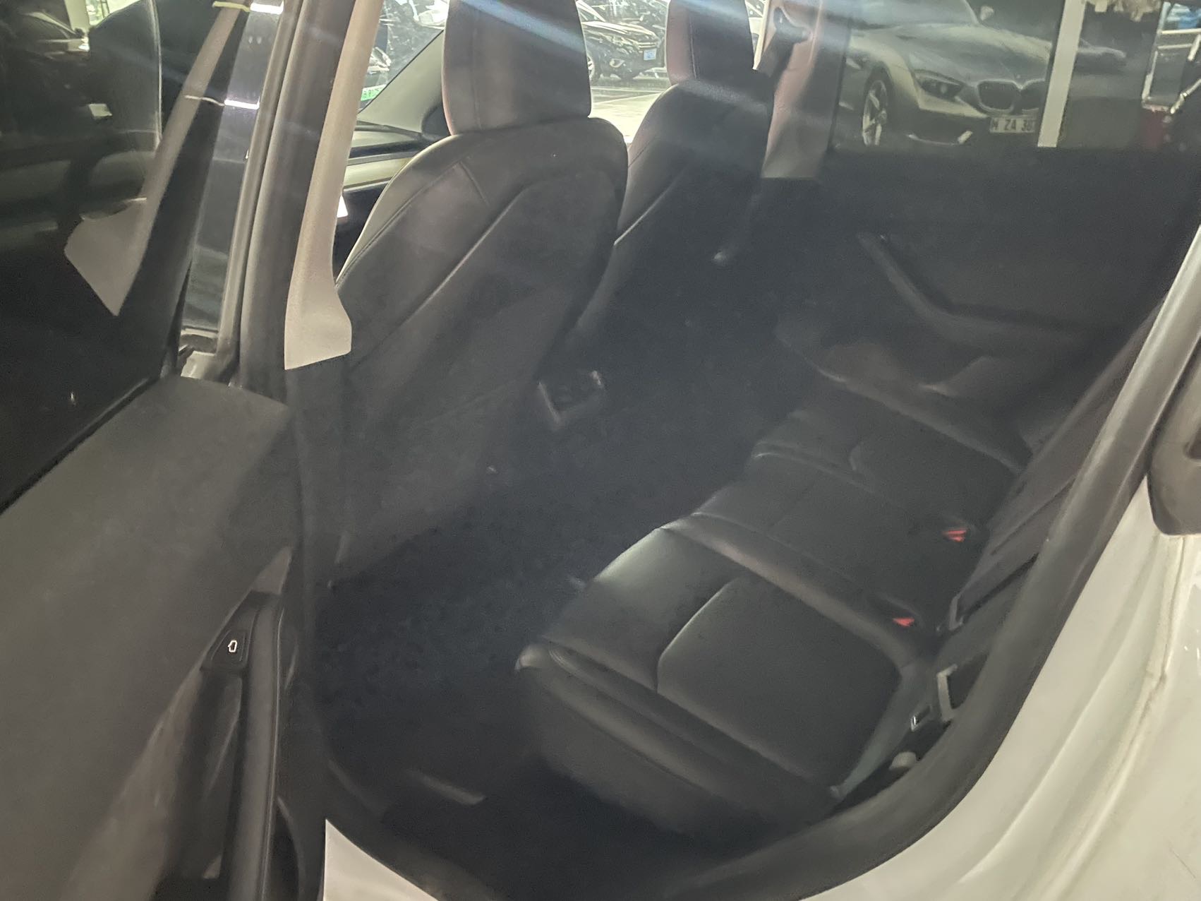 Tesla Model Y 2023 car image #3