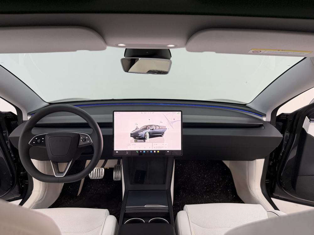 Tesla Model 3 2025 car image #10