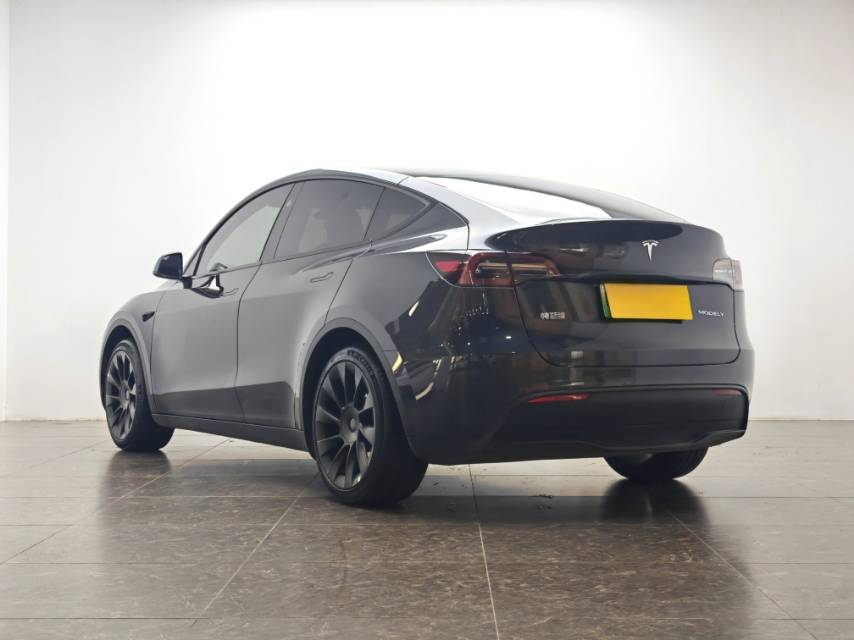 Tesla Model Y 2024 car image #9
