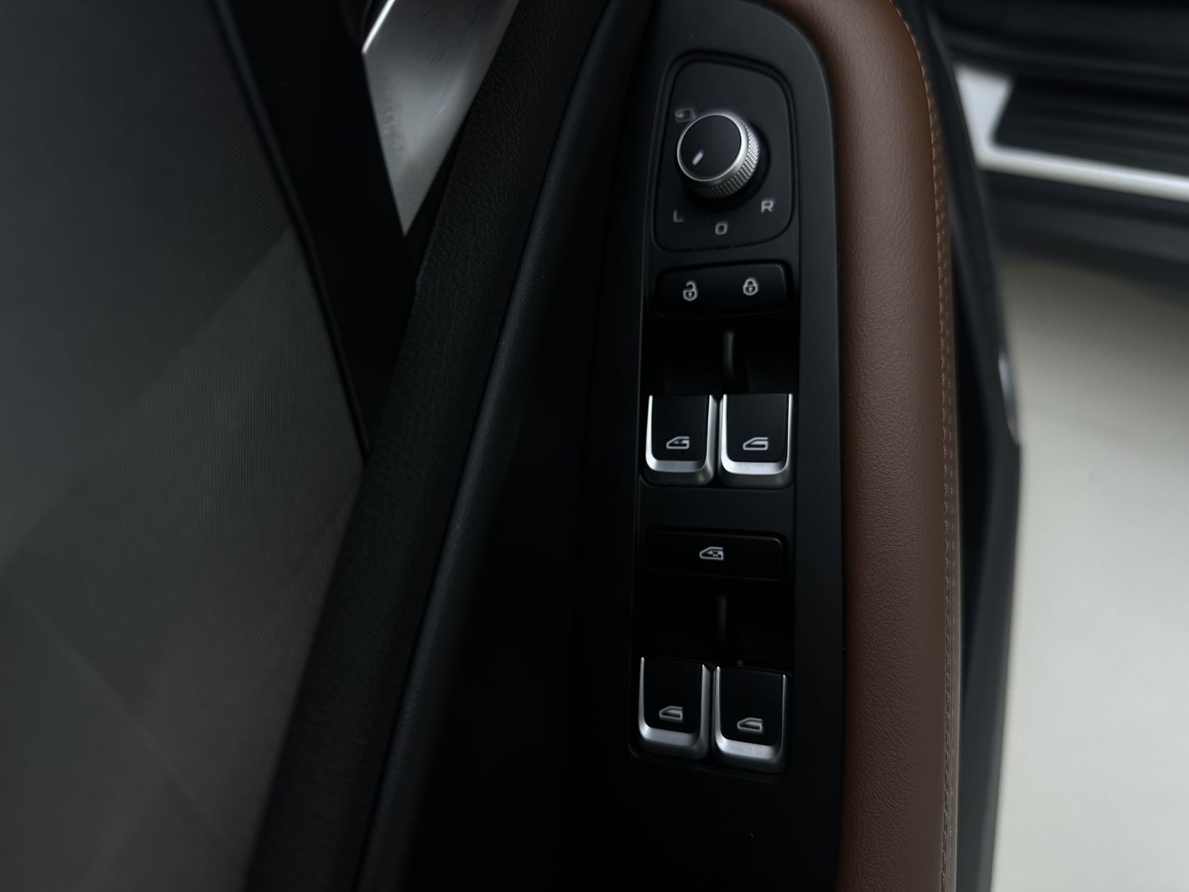 GEELY Vision X6 2022 car image #19