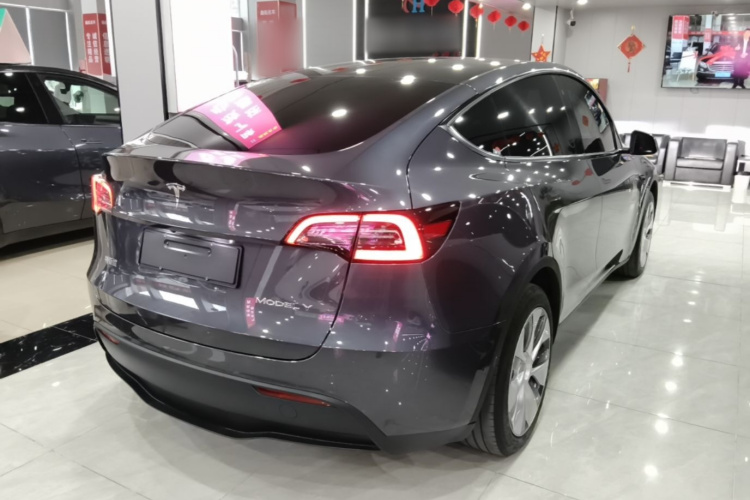 Tesla Model Y 2023 #7 Tesla Model Y 2023 car image #7