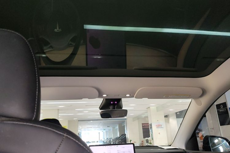 Tesla Model Y 2023 #18 Tesla Model Y 2023 car image #18
