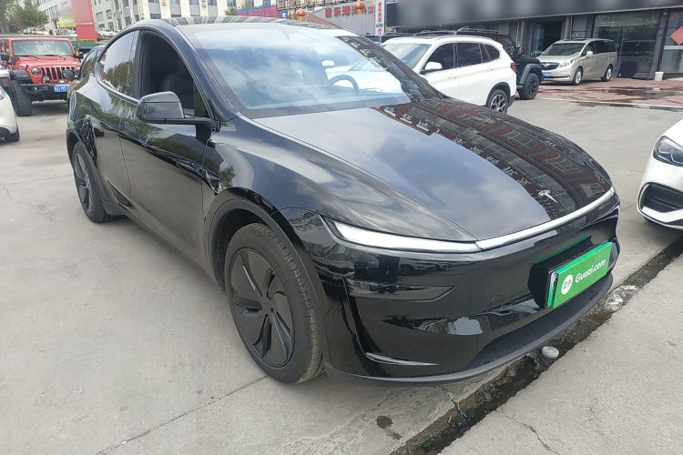 Tesla Model Y 2026 #4 Tesla Model Y 2026 car image #4