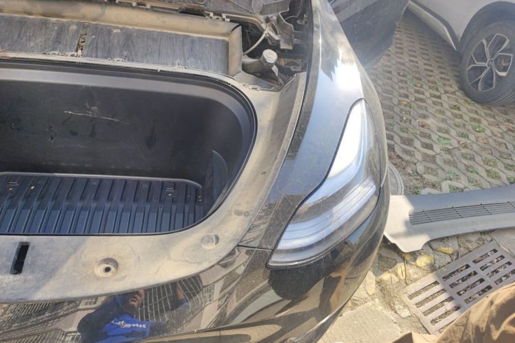 Tesla Model Y 2022 immagine di auto #24