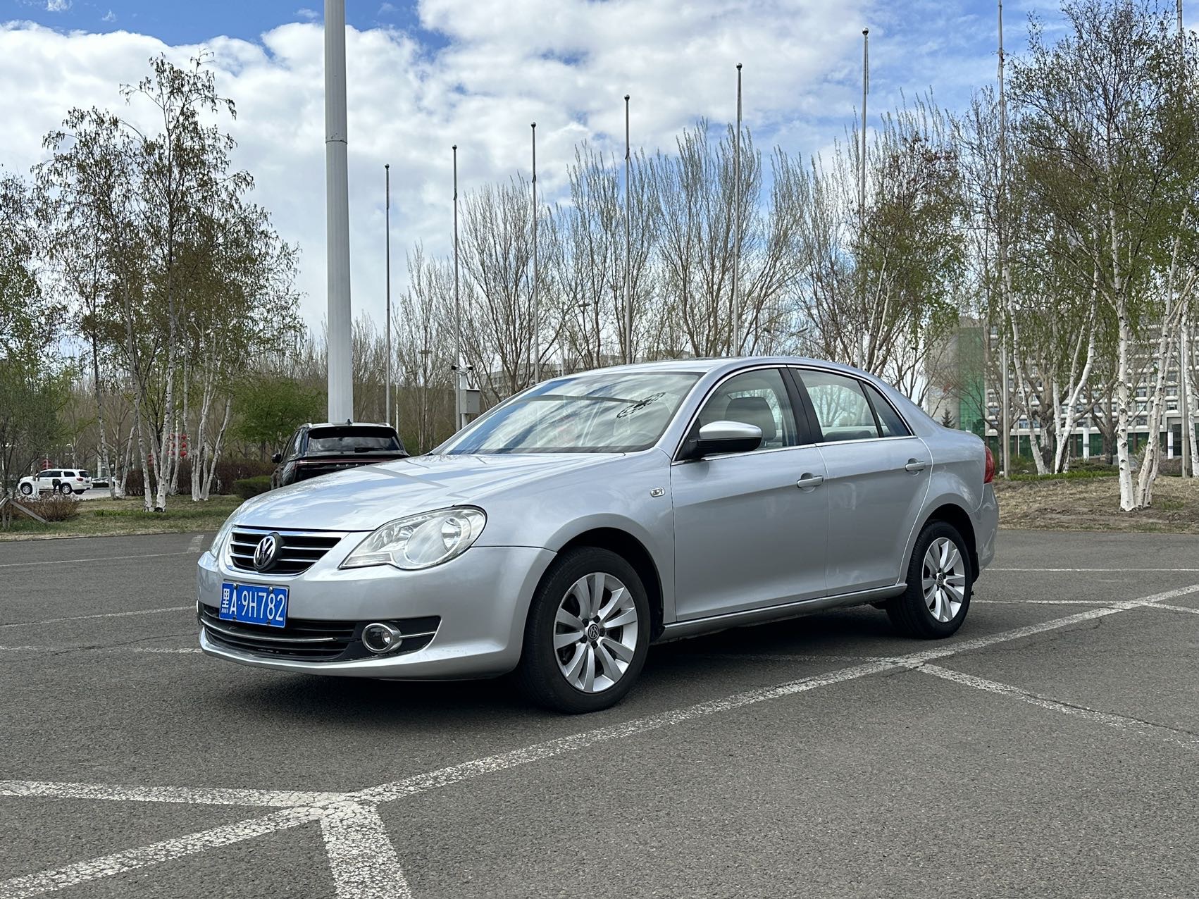 Volkswagen Bora 2012 car image 