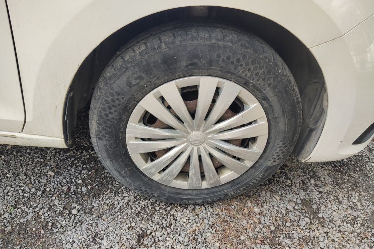 Volkswagen Santana 2018 صورة سيارة #9