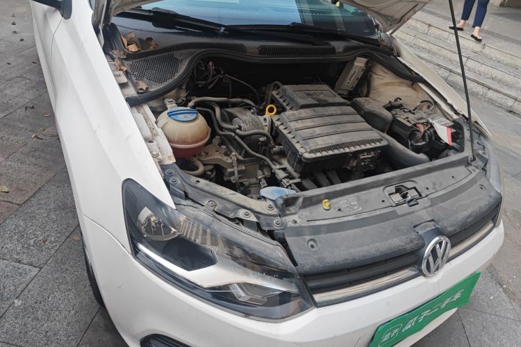 Volkswagen Polo 2016 car image #22