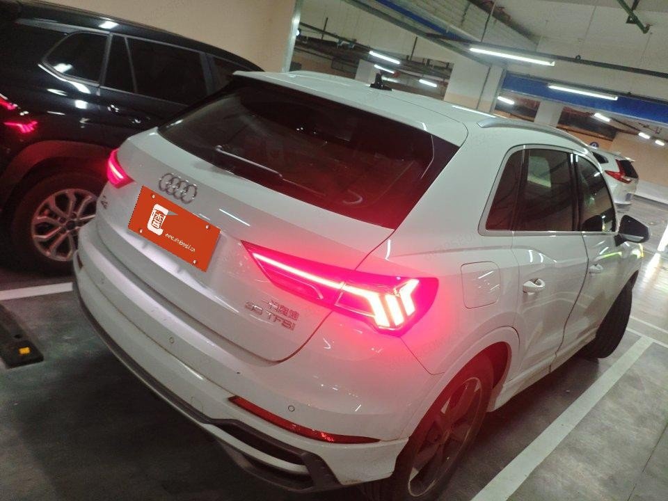 Audi Q3 2021 car image #5