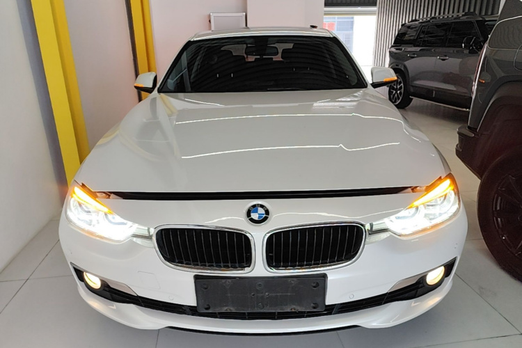 BMW 3 Series 2018 car image #3
