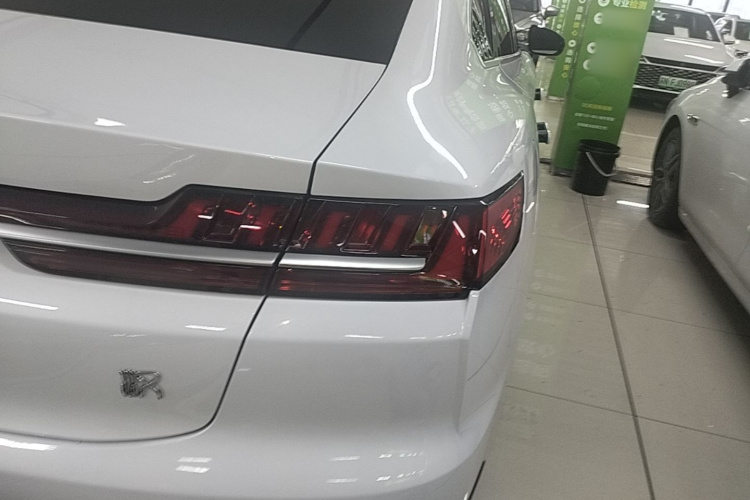 BYD Han 2022 car image #8