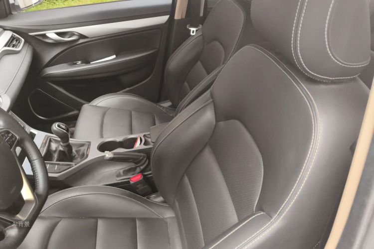 GEELY Emgrand 2019 #17 GEELY Emgrand 2019 car image #17