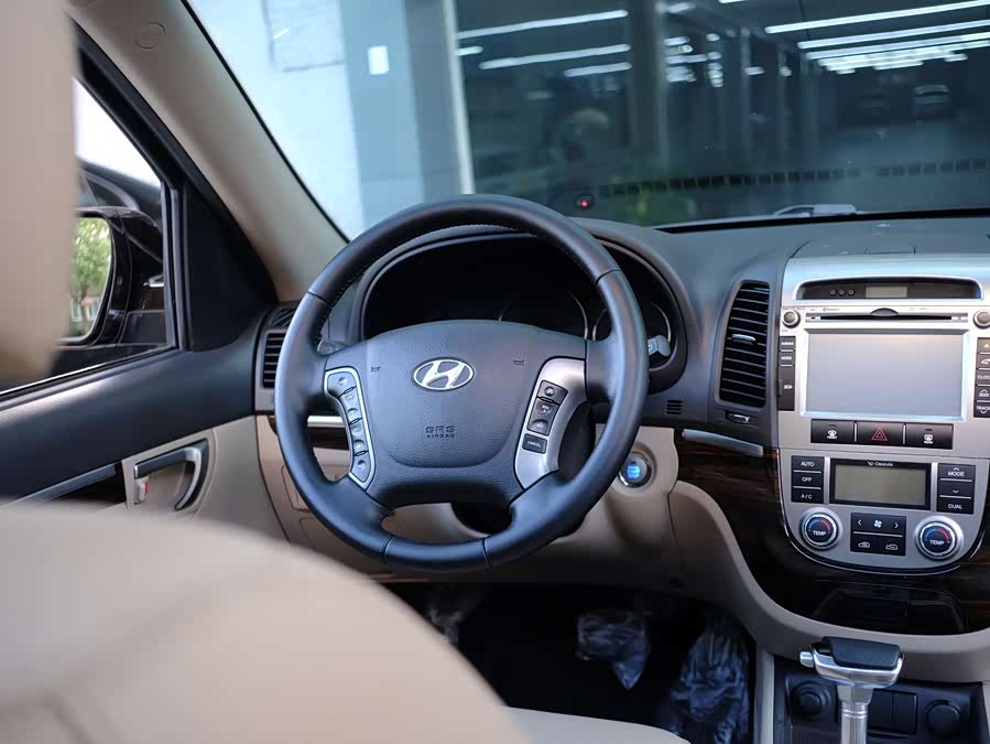 Hyundai Santa Fe Classic 2011 car image #51