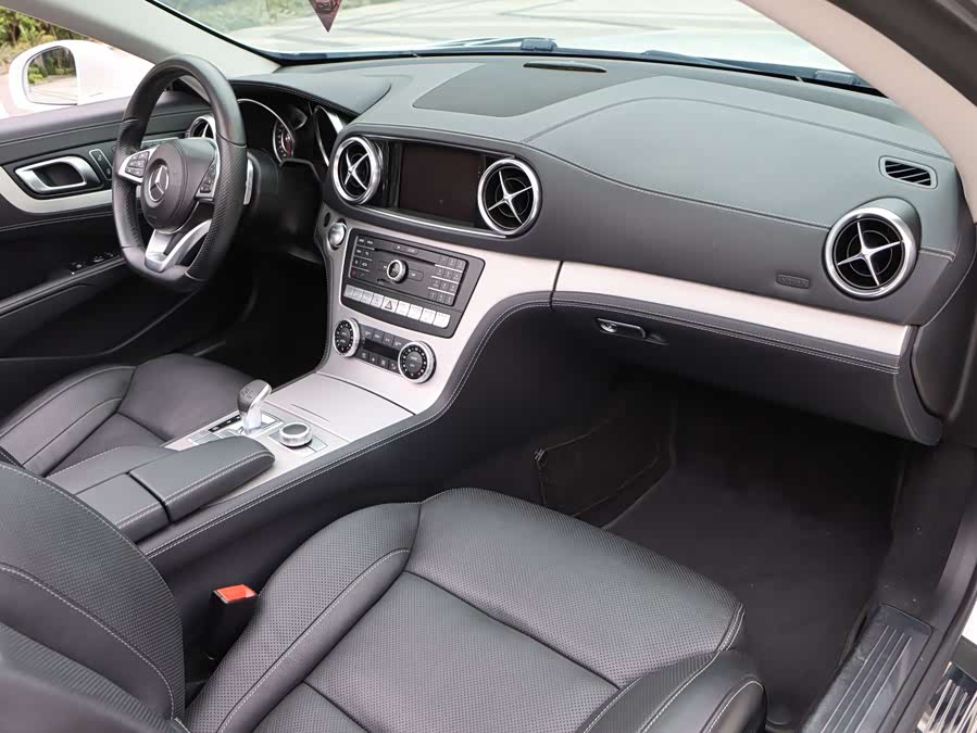 Mercedes-Benz SL Class 2019 immagine di auto #51