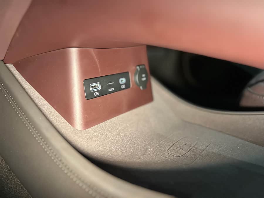 Denza Z9GT 2024 car image #51