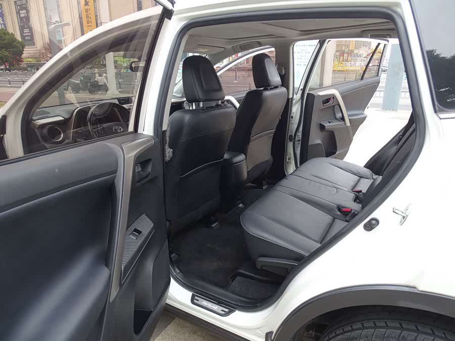 Toyota RAV4 2015 car image #51