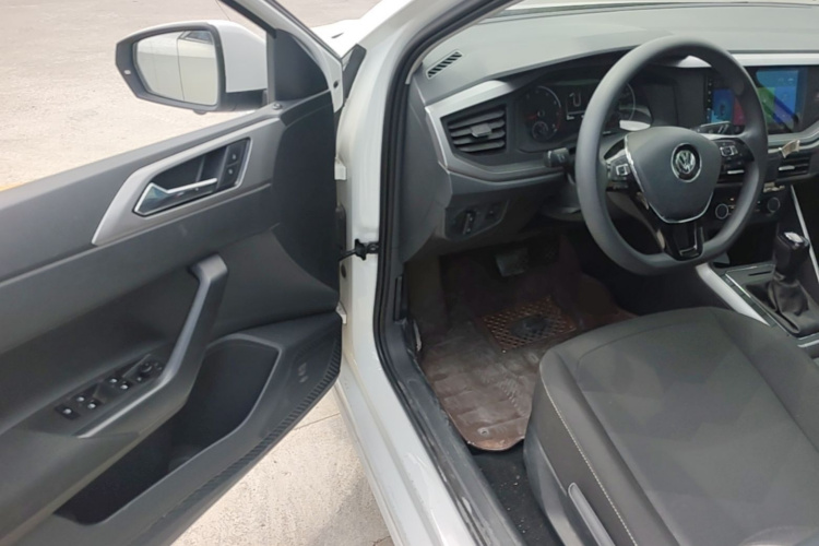 Volkswagen Polo 2020 car image #18