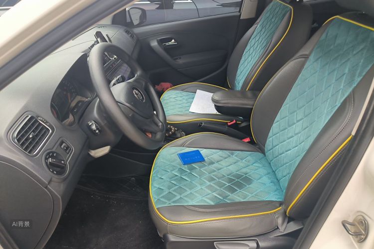 Volkswagen Polo 2015 car image #17