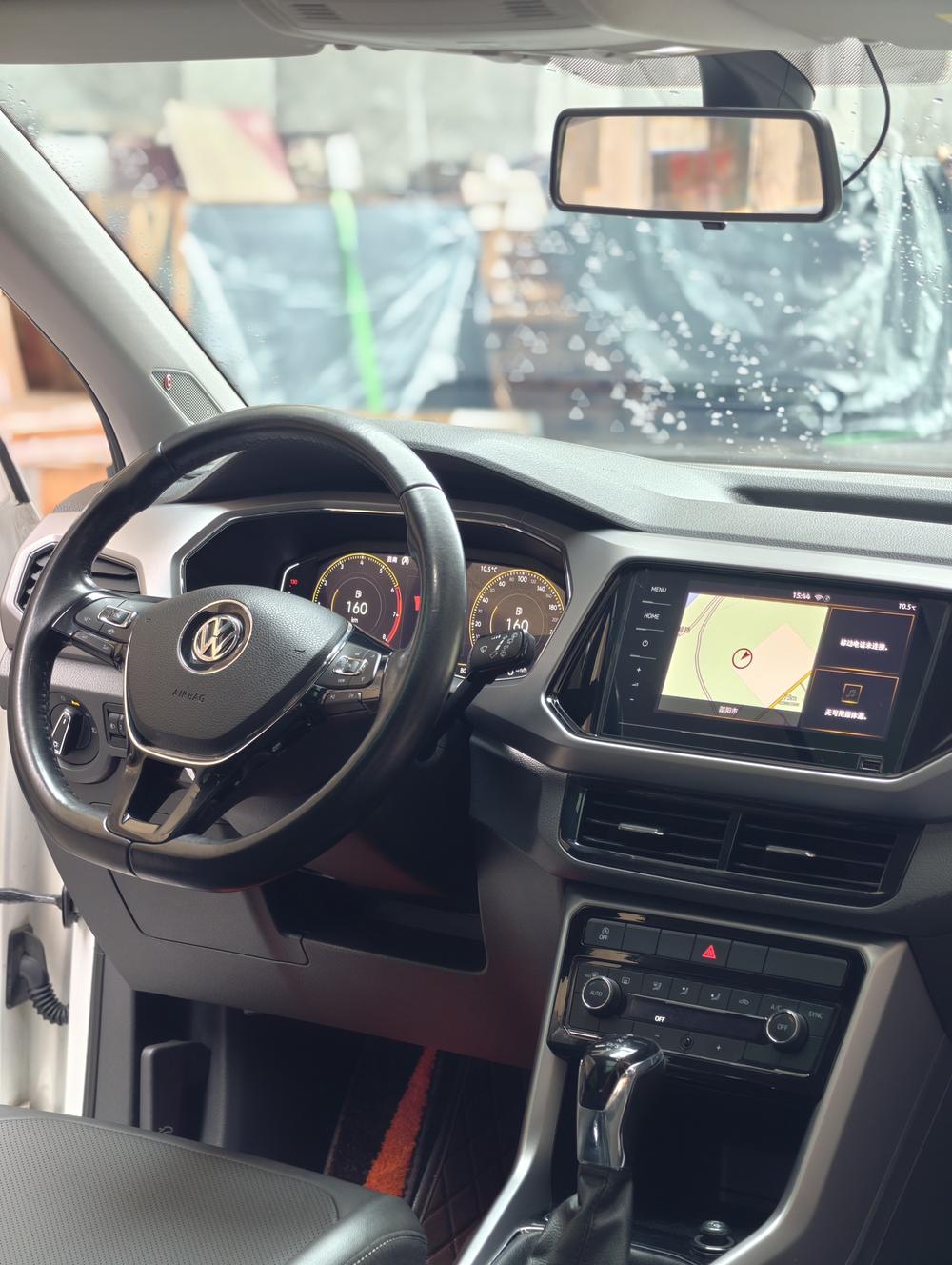 Volkswagen T-Cross 2020 #11 Volkswagen T-Cross 2020 car image #11