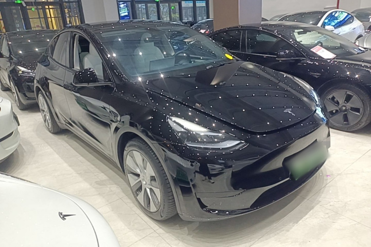Tesla Model Y 2022 #4 Tesla Model Y 2022 car image #4
