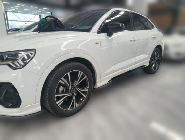 Audi Q3 2022 car image 