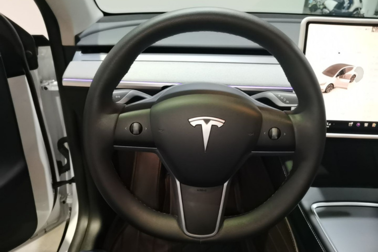 Tesla Model Y 2024 #11 Tesla Model Y 2024 car image #11
