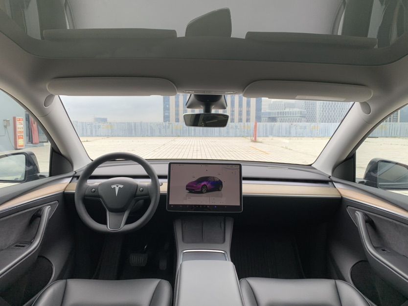 Tesla Model Y 2023 #9 Tesla Model Y 2023 car image #9