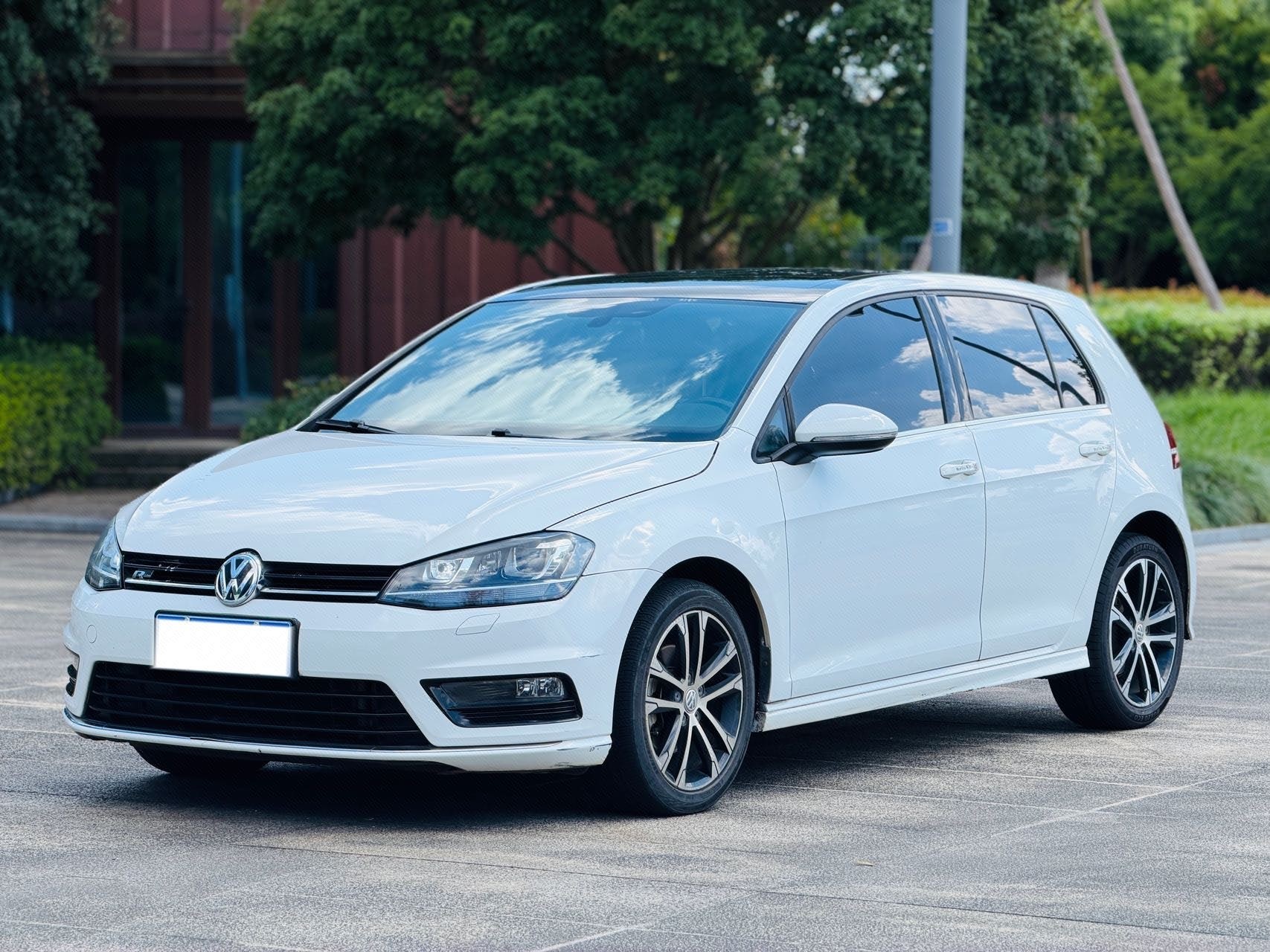 Volkswagen Golf 2015 car image 