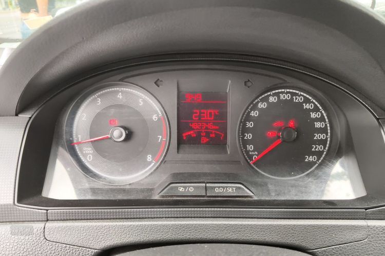 Volkswagen Santana 2016 car image #13