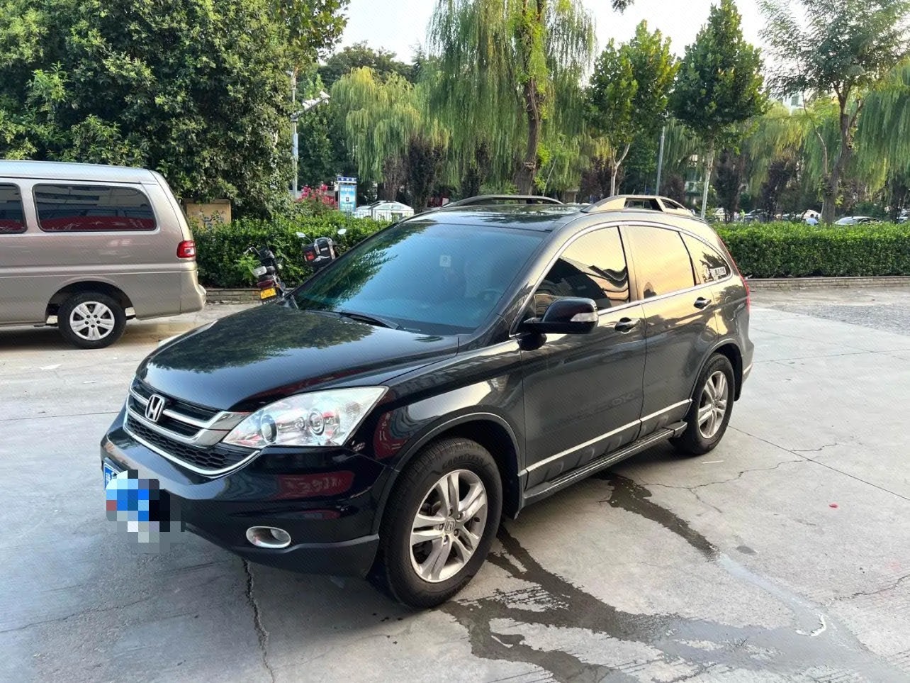 2010 2010 car image