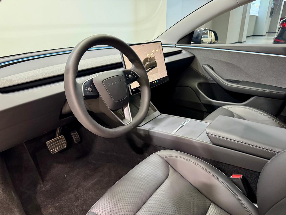 Tesla Model 3 2024 car image #20