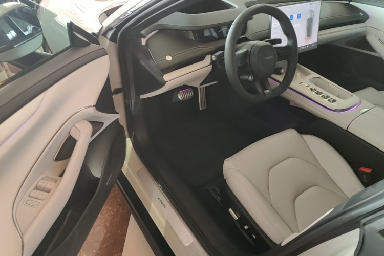 MI SU7 2025 car image #12