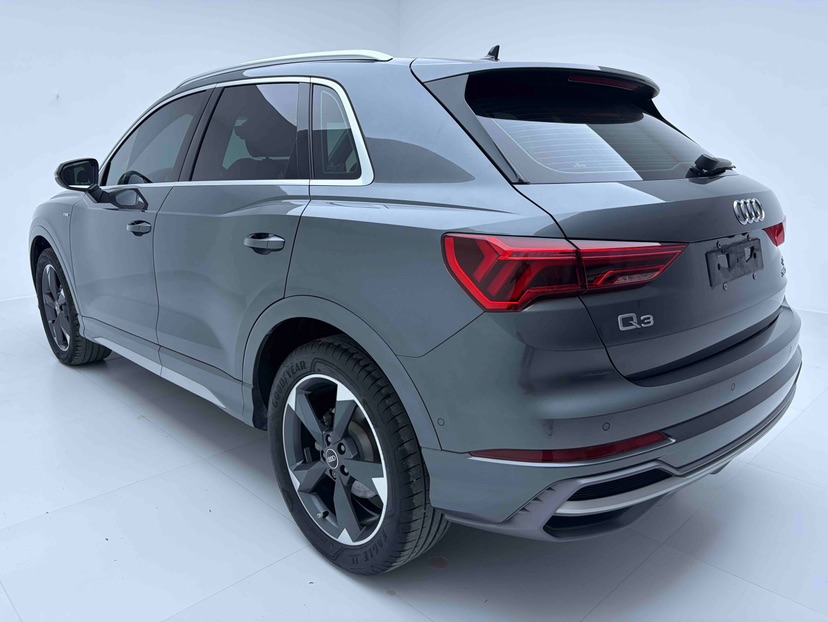 Audi Q3 2022 car image #6