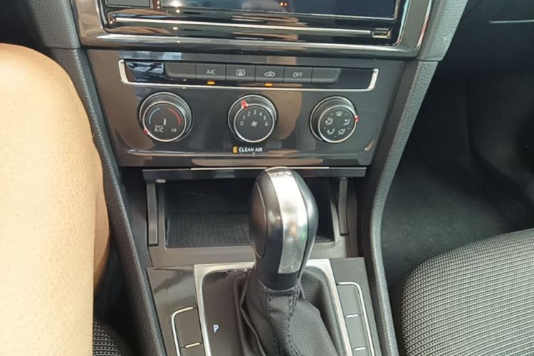 Volkswagen Golf 2019 #19 Volkswagen Golf 2019 car image #19