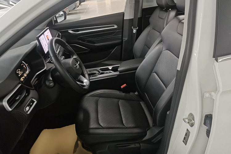 GEELY Emgrand 2024 car image #15