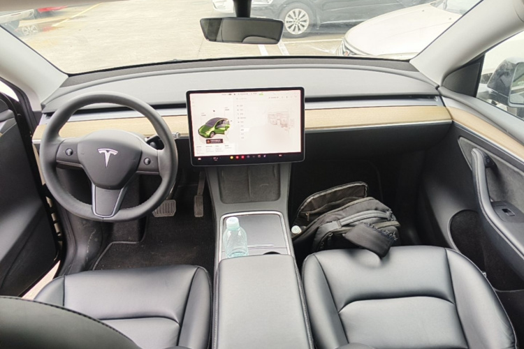 Tesla Model Y 2023 #11 Tesla Model Y 2023 car image #11