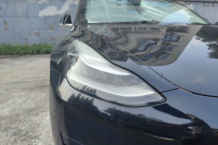 Tesla Model 3 2020 car image #8