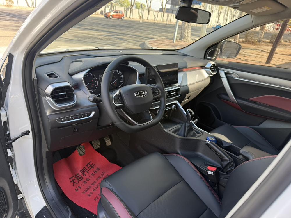 GEELY Coolray 2022 car image #13