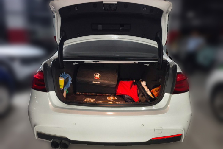BMW 3 Series 2018 #17 BMW 3 Series 2018 car image #17
