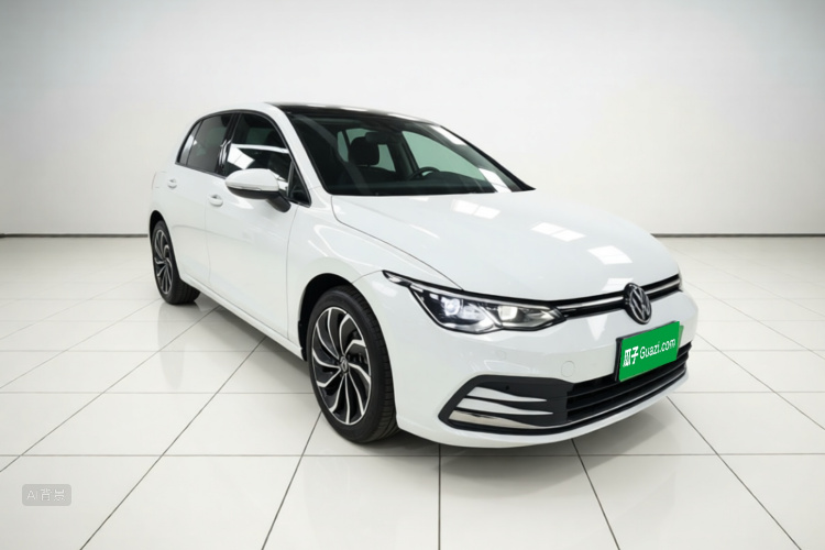 Volkswagen Golf 2023 car image #4