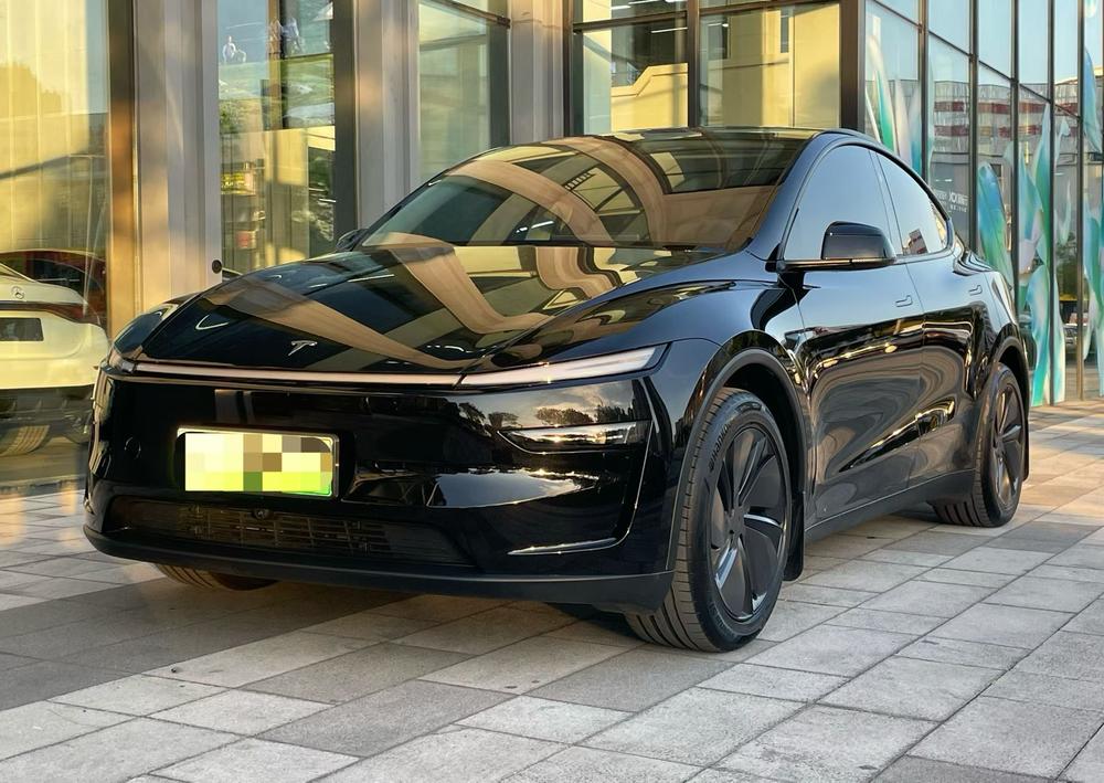 Tesla Model Y 2025 Tesla Model Y 2025 car image
