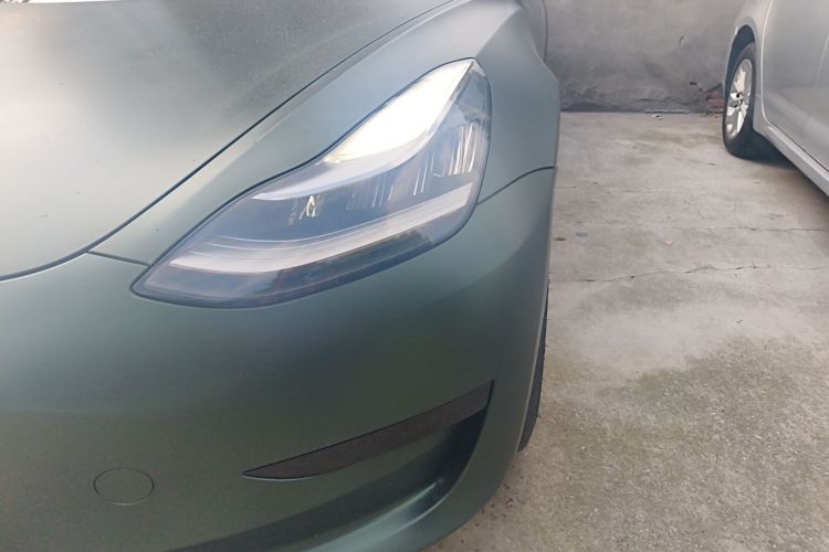 Tesla Model 3 2020 car image #23