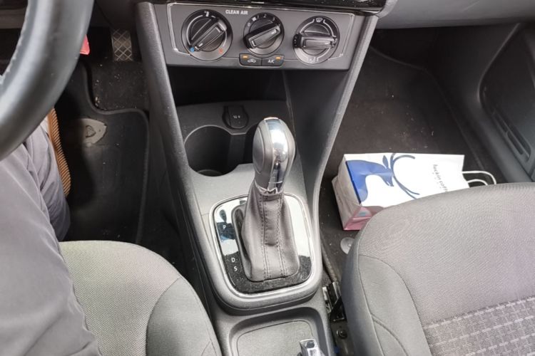 Volkswagen Polo 2019 car image #14