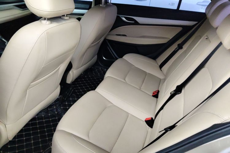 GEELY Emgrand 2018 #17 GEELY Emgrand 2018 car image #17